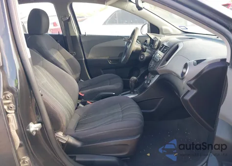 2015 Chevrolet Sonic Lt Auto z USA, uszkodzony, nr VIN 1G1JC5SHXF4169884